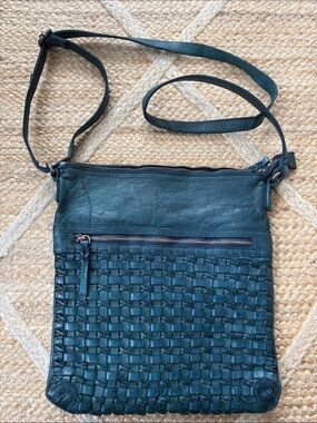 Vilenca Holland cross body bag (NEVER USED/WORN)